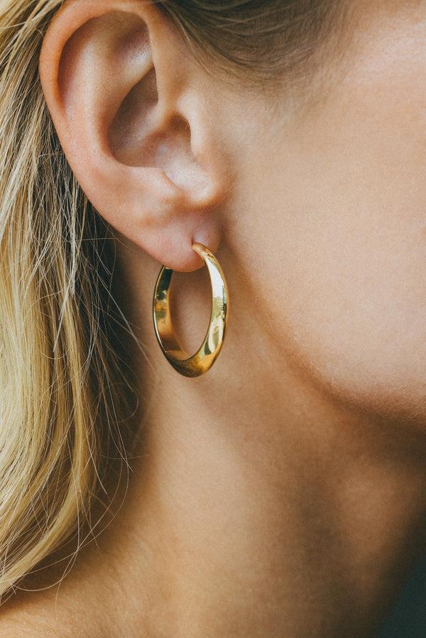 Lizzie Mandler XL Thin Crescent Hoop