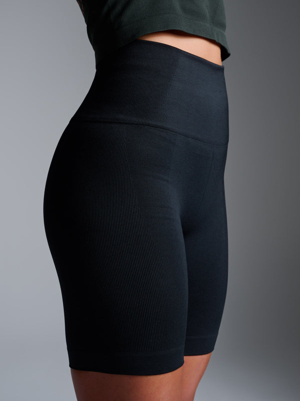 Lndr Chisel 8" Short Black