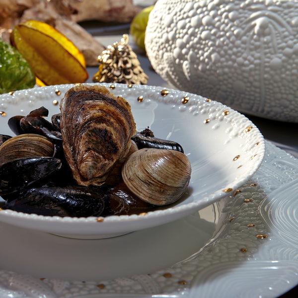 L'objet Haas Mojave Desert Charger - White + Gold