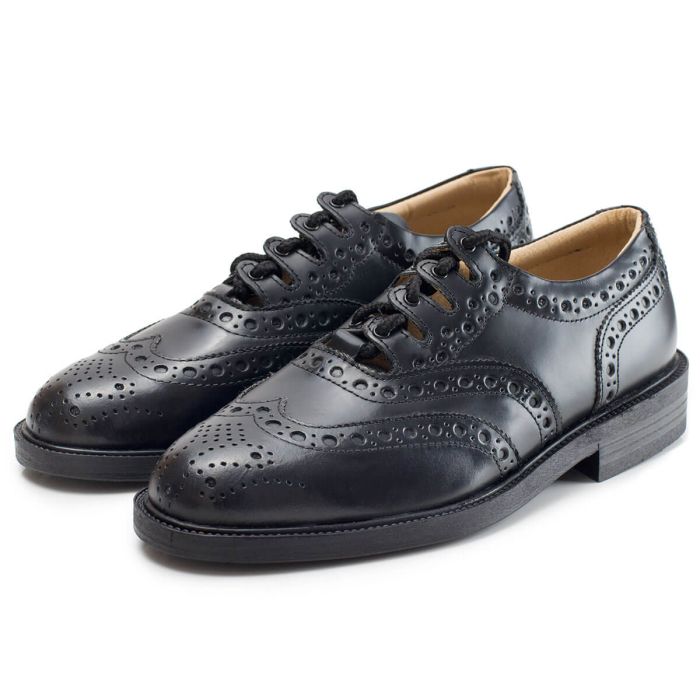 lochcarron of scotland Black Leather Plain Ghillie Brogue Shoes