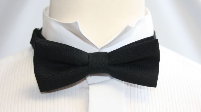 Lochcarron Of Scotland Black Plain Coloured Bow Tie