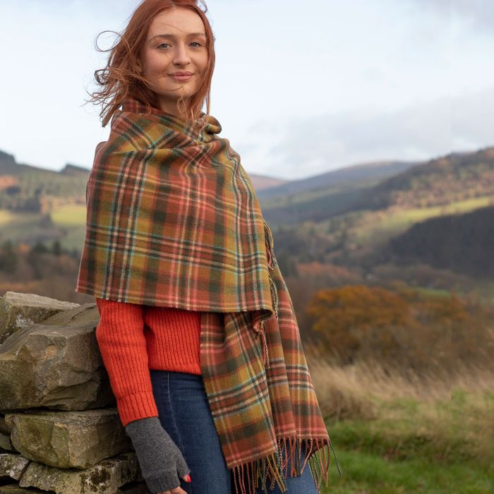 Lochcarron Of Scotland Bobbie Scott Green Antique Tartan Lambswool Stole