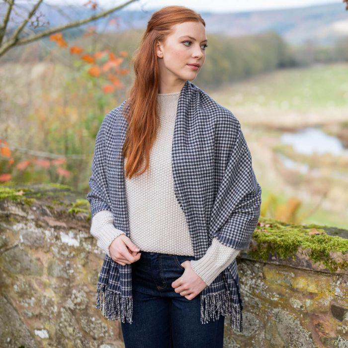 Lochcarron Of Scotland Bobbie Shepherd Emsket Lambswool Stole