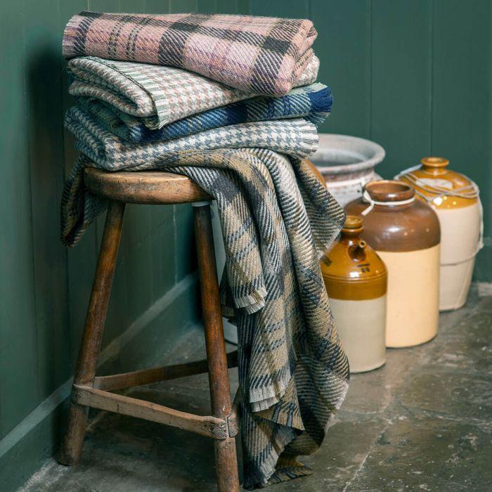Lochcarron Of Scotland Bracken British Wool Lochaber Blush Blanket