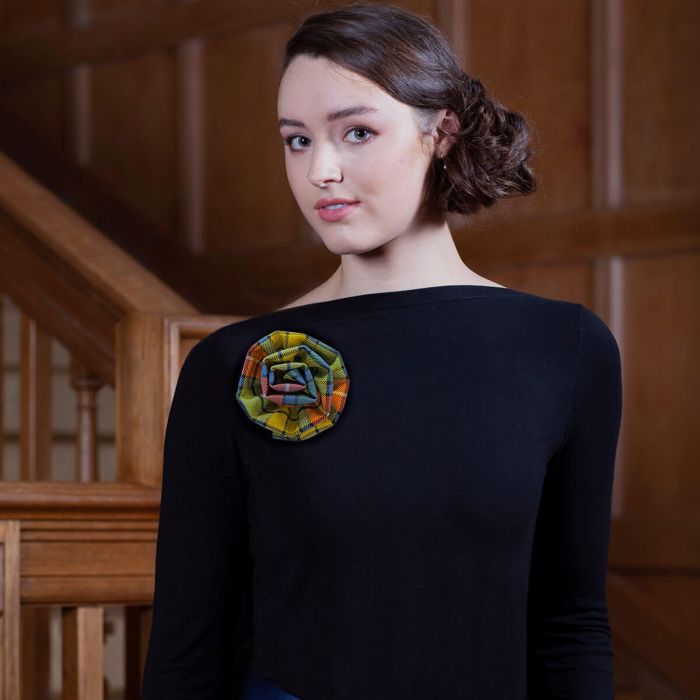 Lochcarron Of Scotland Buchanan Ancient Tartan Corsage Flower Brooch Pin