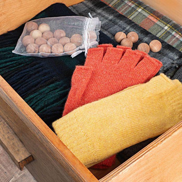 Lochcarron Of Scotland Canadian Red Cedarwood Anti Moth Balls