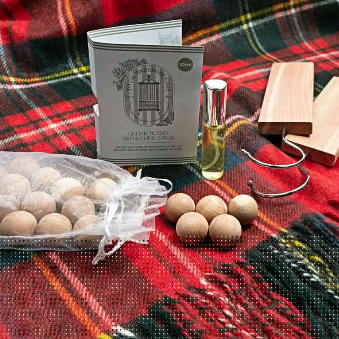 Lochcarron Of Scotland Cedar Blend Anti Moth Refresher Spray - 10ml