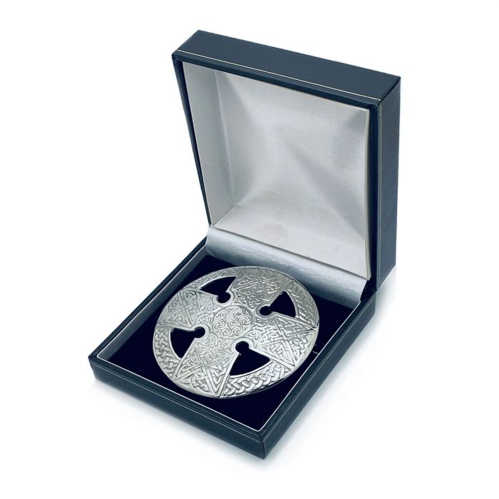 Lochcarron Of Scotland Celtic Cross Plaid Large Brooch In Polished Pewter