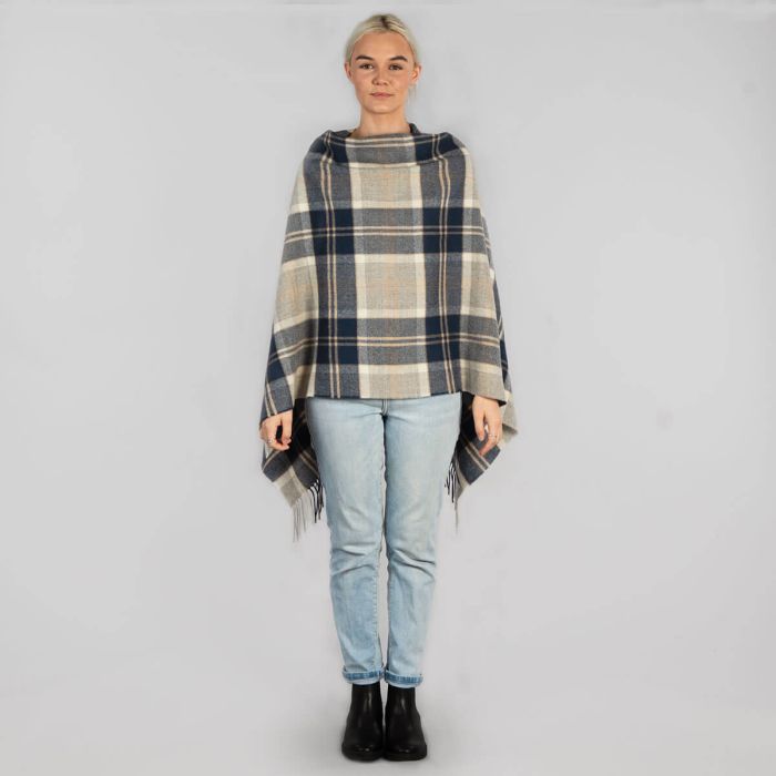 Lochcarron Of Scotland Georgia Bannockbane Grey Tartan Lambswool Poncho