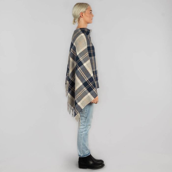 Lochcarron Of Scotland Georgia Bannockbane Grey Tartan Lambswool Poncho