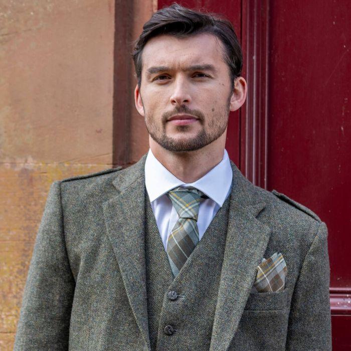 Lochcarron Of Scotland Made To Order Braeriach Mediumweight Tartan Pocket Square