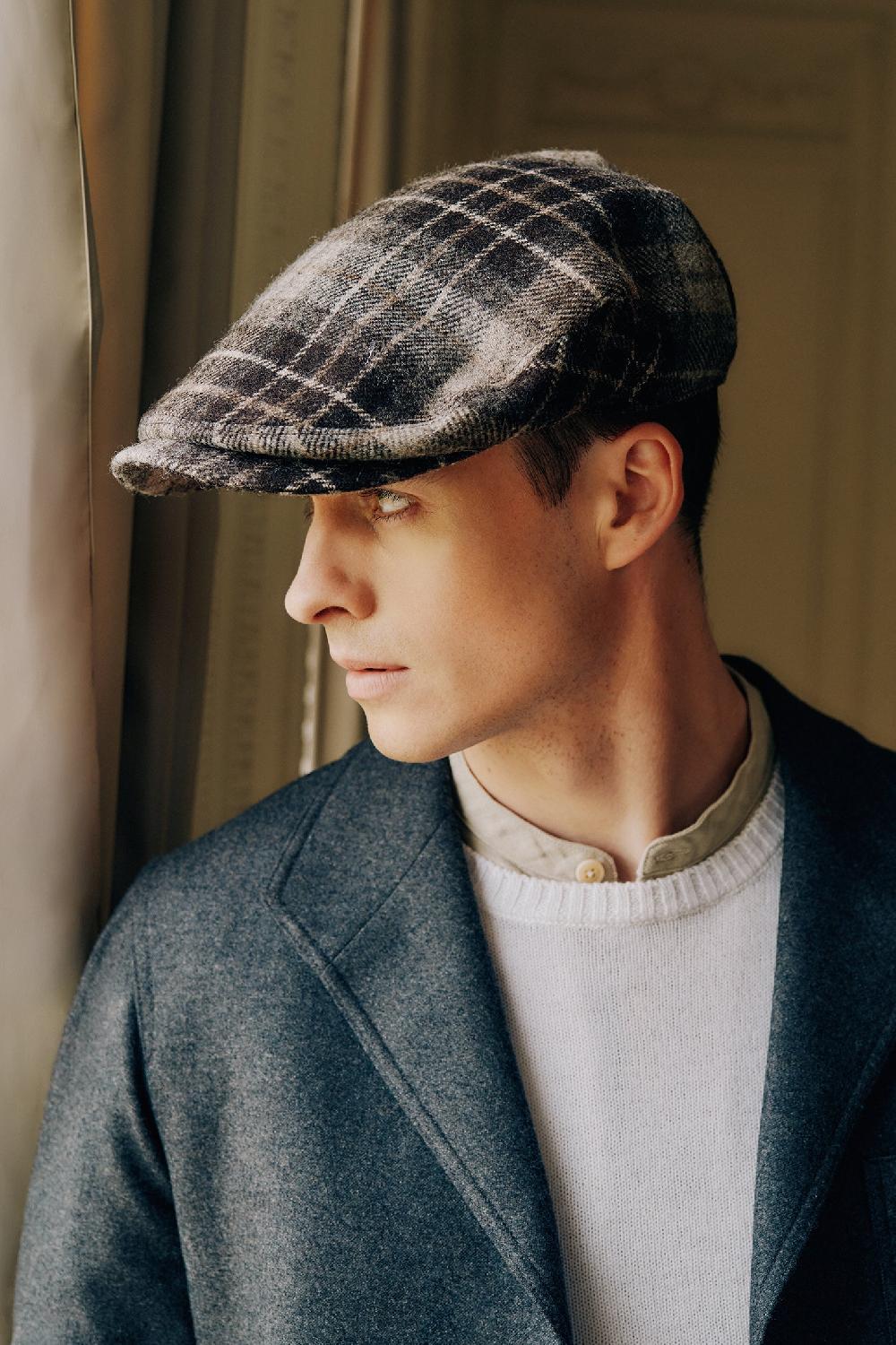lock & co hatters Turnberry Flat Cap In Plaid Brown Beige