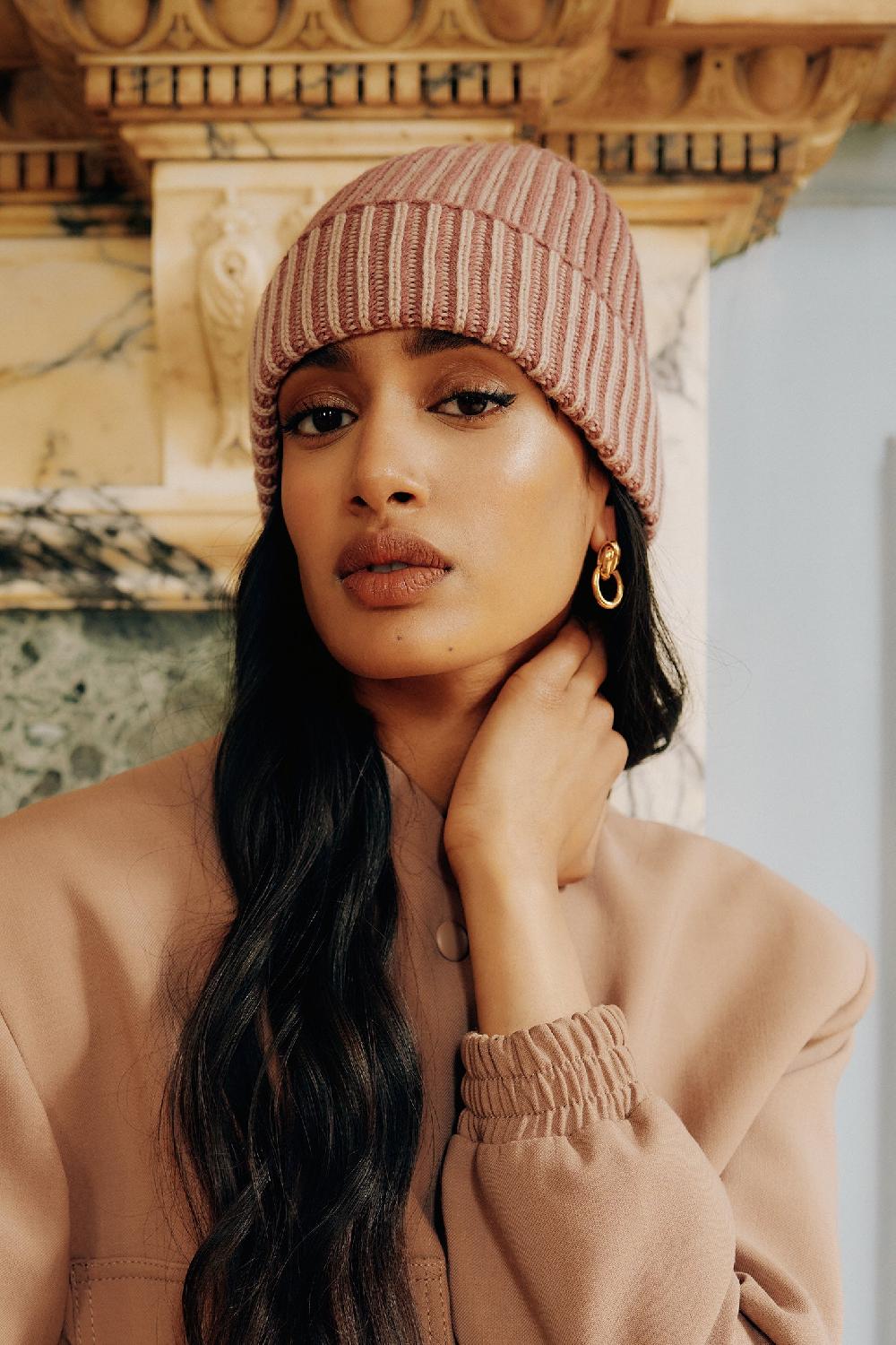 Lock & Co Hatters Unisex Ski Beanie In A Two-Tone Beige & Pink Cashmere