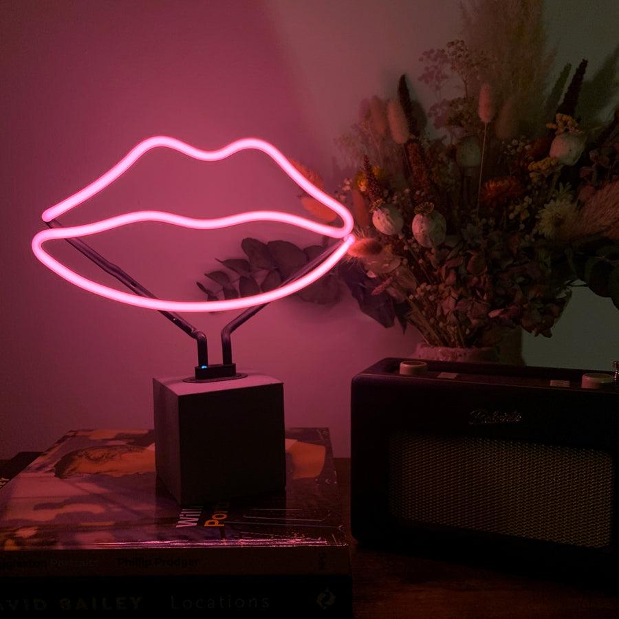 locomocean Neon 'Lips' Sign