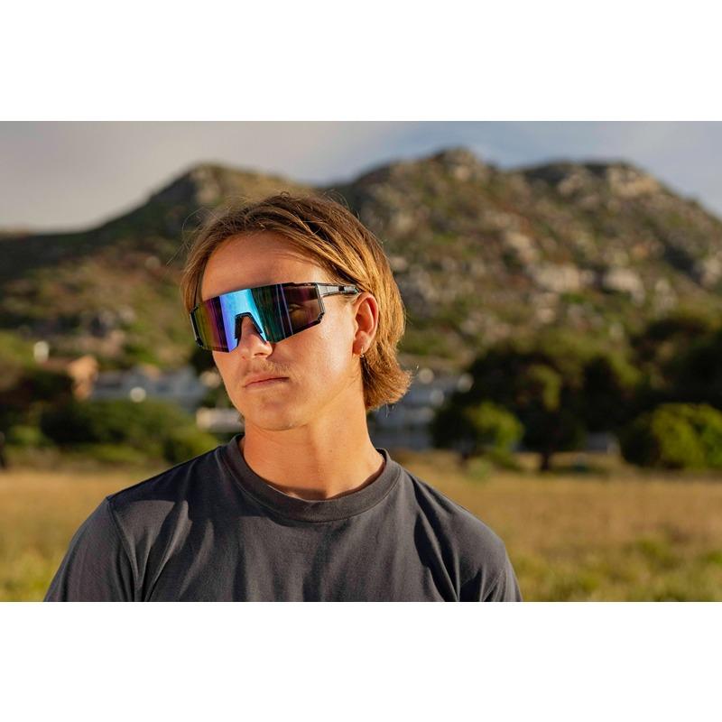 Locs Matsorte Sportssolbriller / Hurtigbriller Med Blålilla Spejlglas | Alicante