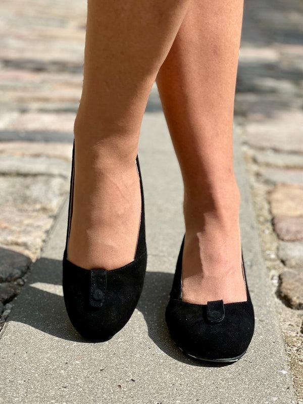 Lola Ramona Alice Morticia