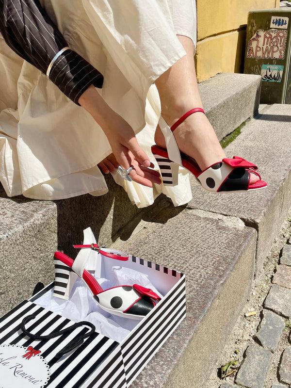 Lola Ramona Ava All Hero