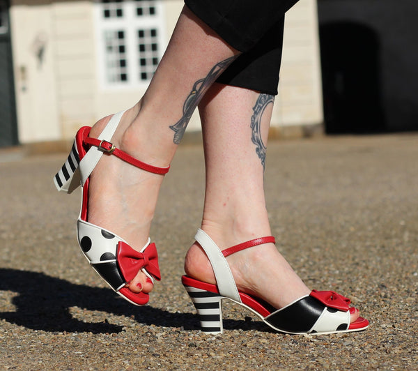 lola ramona Ava All Hero