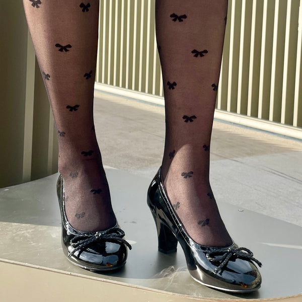 lola ramona Ava bow to elegance