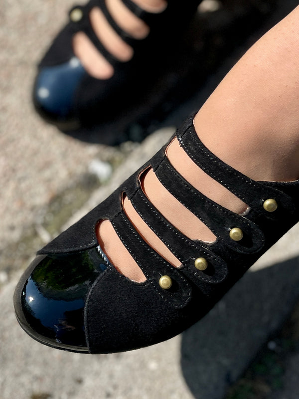 Lola Ramona Ava Monochrome Pump