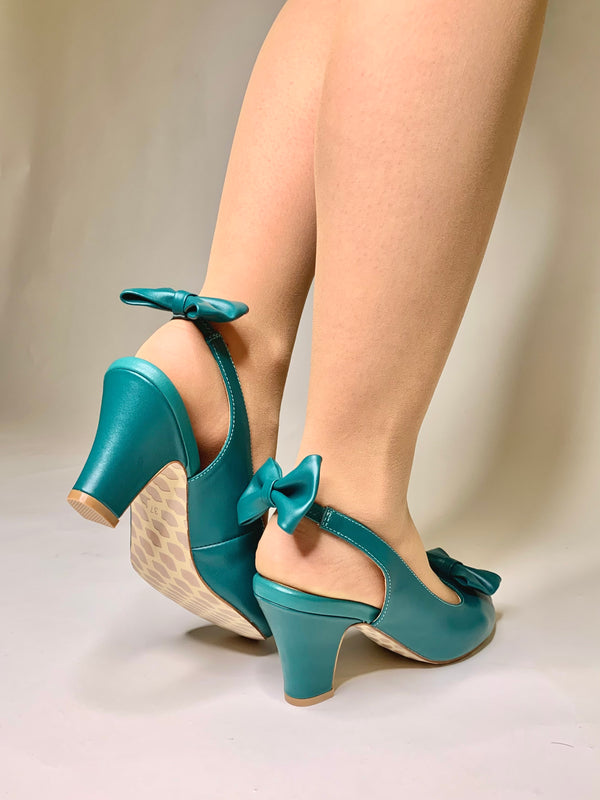 lola ramona Ava Take a Bow