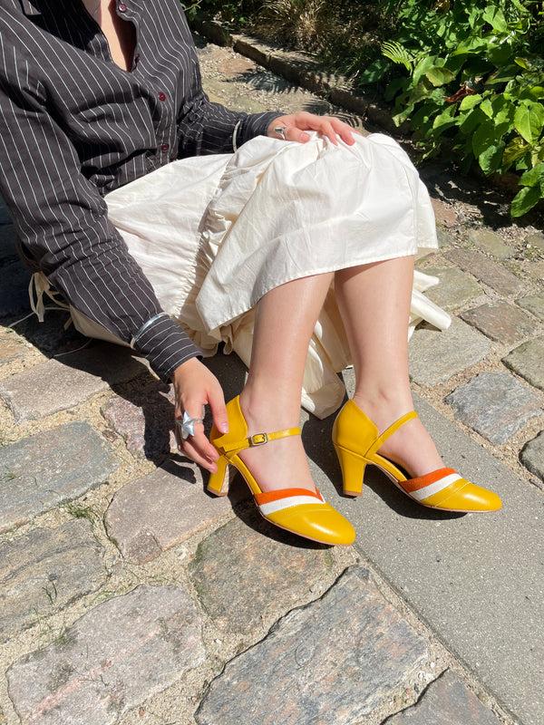 Lola Ramona Ava Walking On Sunshine