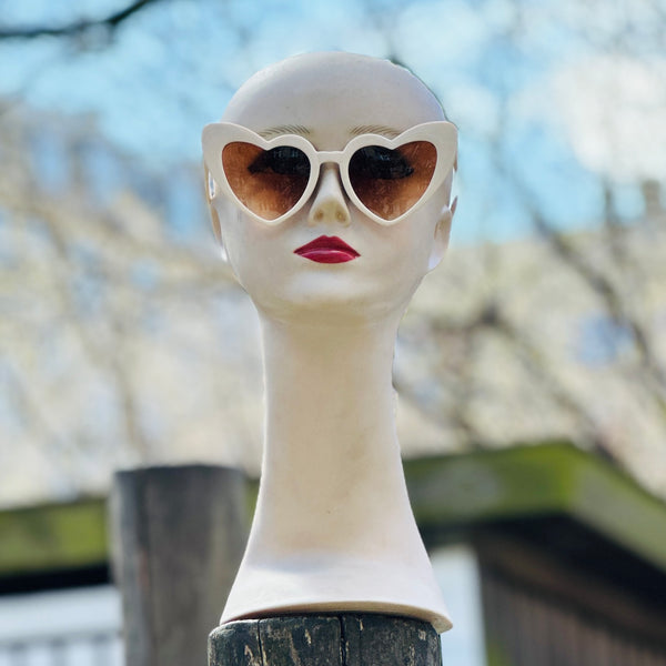 lola ramona Cat Eye Heart Shades - Cream