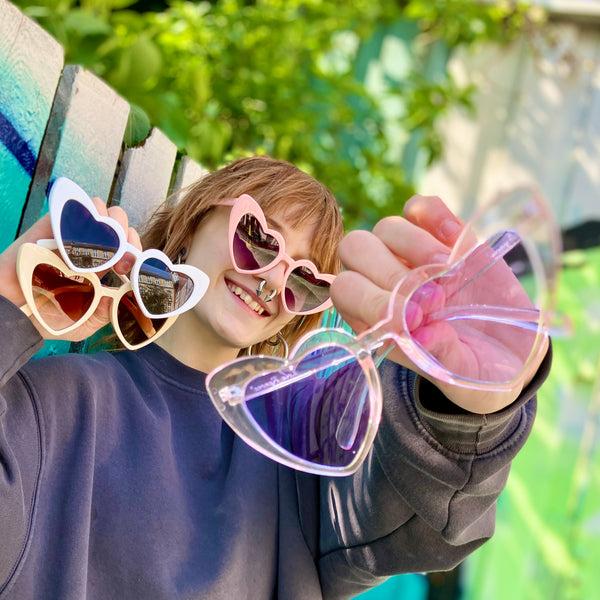 Lola Ramona Cat Eye Heart Shades - Light Purple