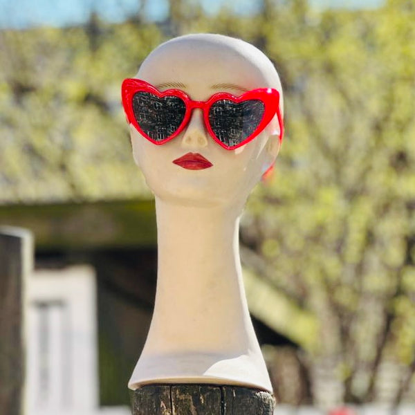 lola ramona Cat Eye Heart Shades - Red