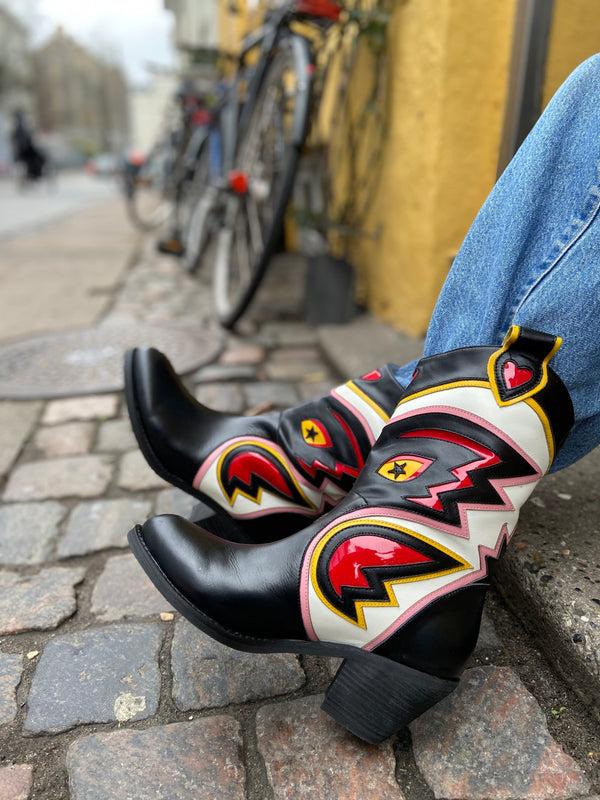 Lola Ramona Gringo Angry Duck