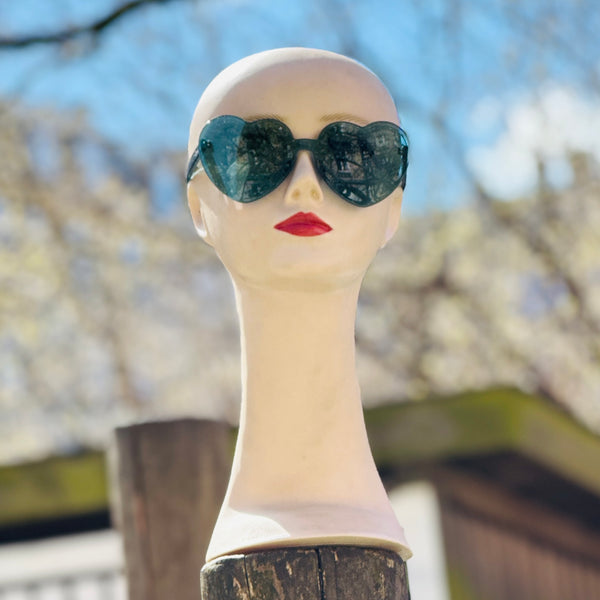 lola ramona Heart Shades - Black