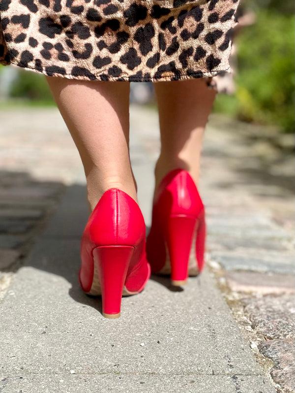 Lola Ramona June True Love