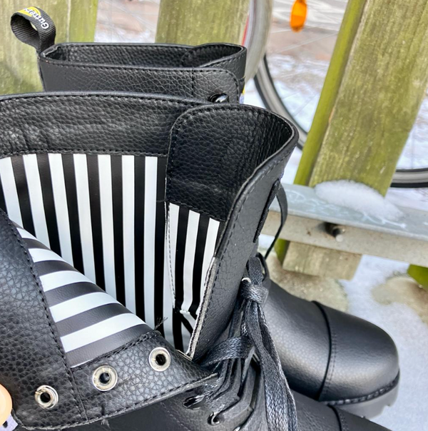 Lola Ramona Shelly Gutter