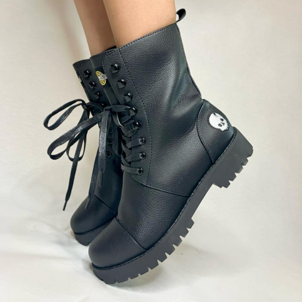 lola ramona Shelly Gutter