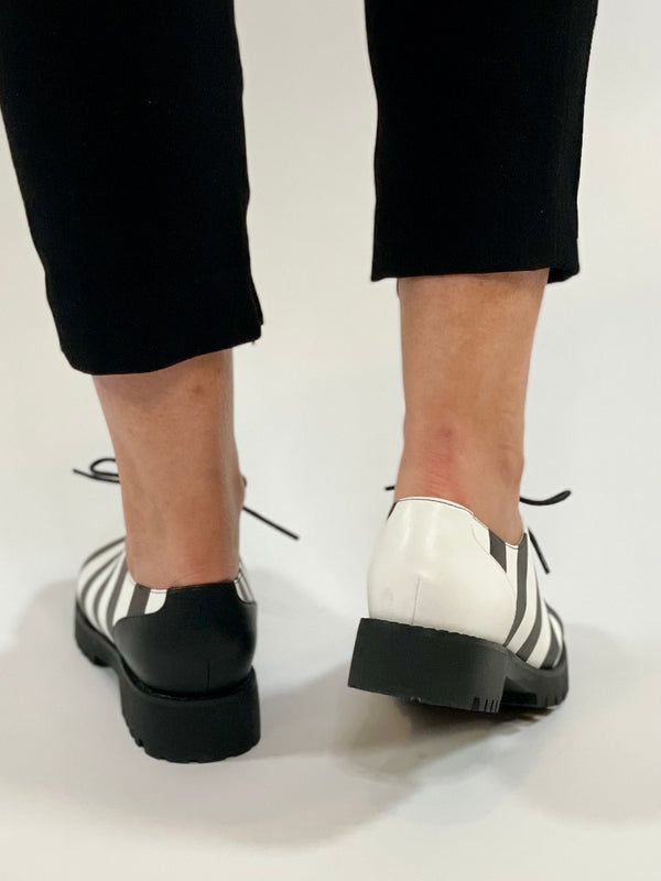 Lola Ramona Shelly Twin