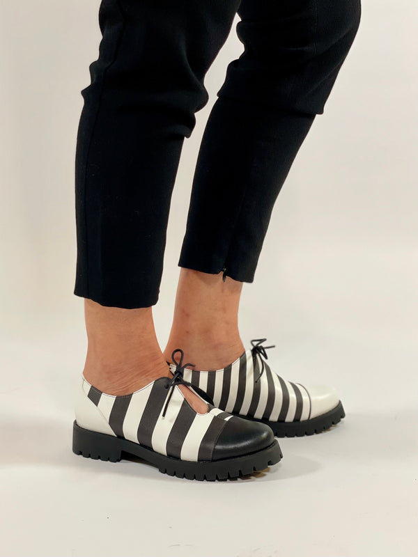 Lola Ramona Shelly Twin