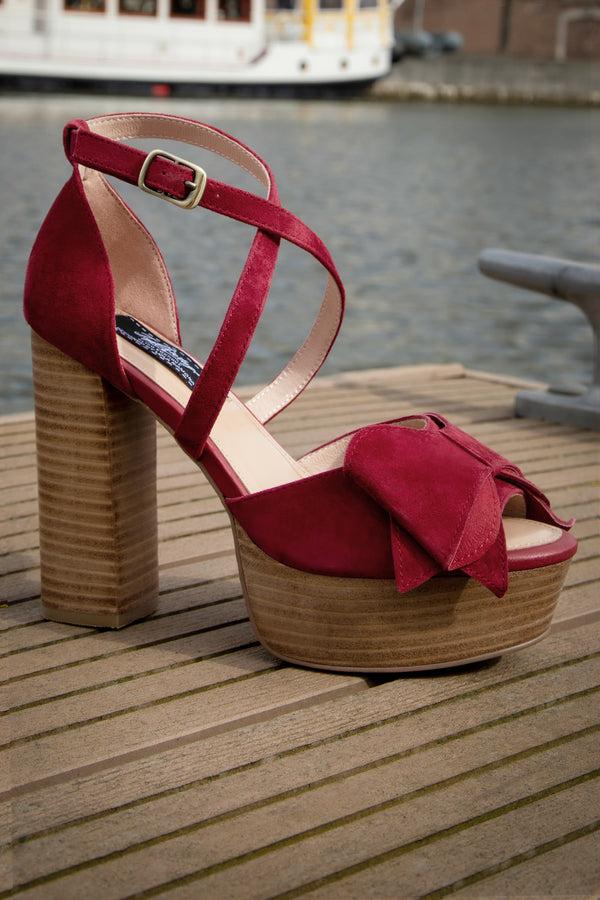 Lola Ramona Yvonne Saint Tropez