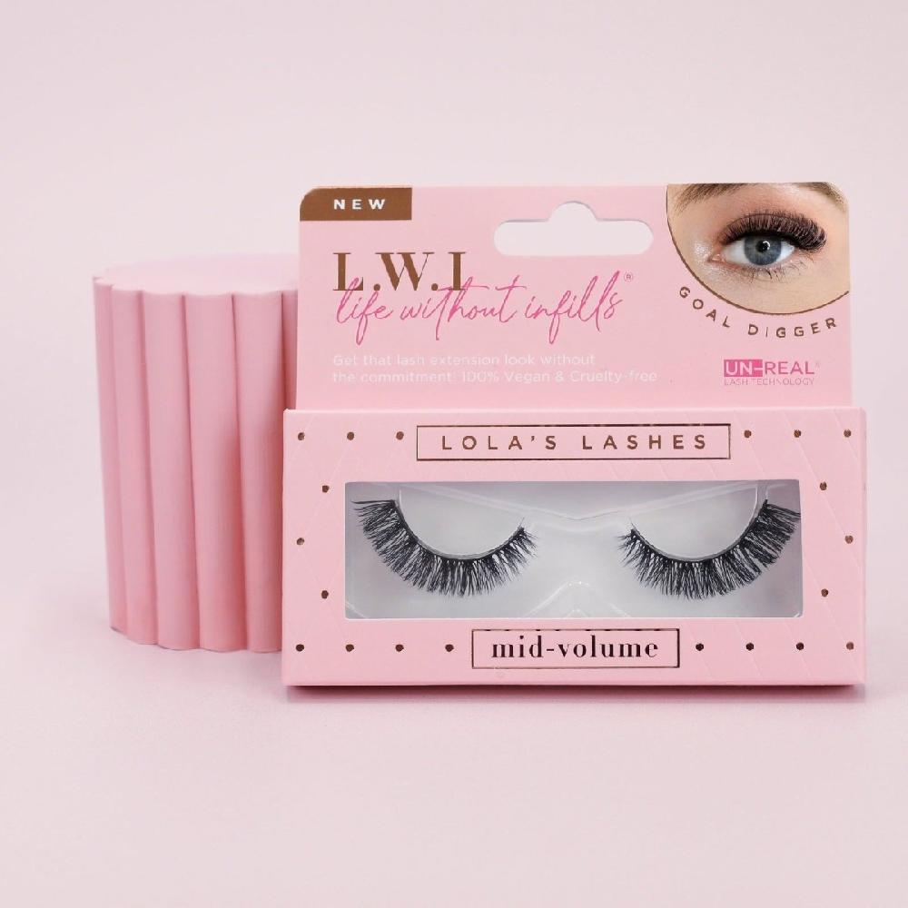 Lolas Lashes L.W.I Boss It Russian Strip Lash Bundle