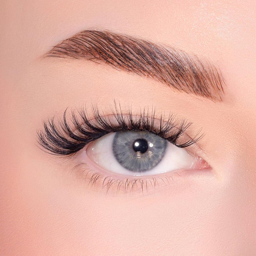 Lolas Lashes Bold Definition Pre-Glued Lashes