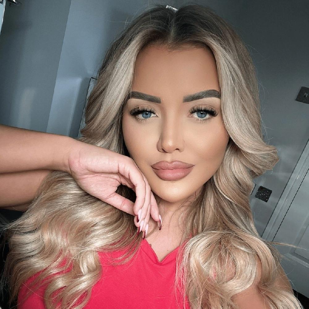 Lolas Lashes L.W.I Into U Russian Strip Lashes