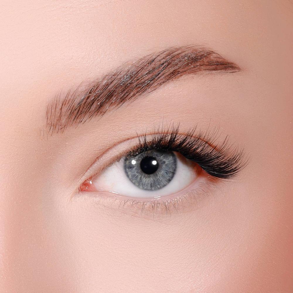 Lolas Lashes Velvet Volume Pre-Glued Half Lashes