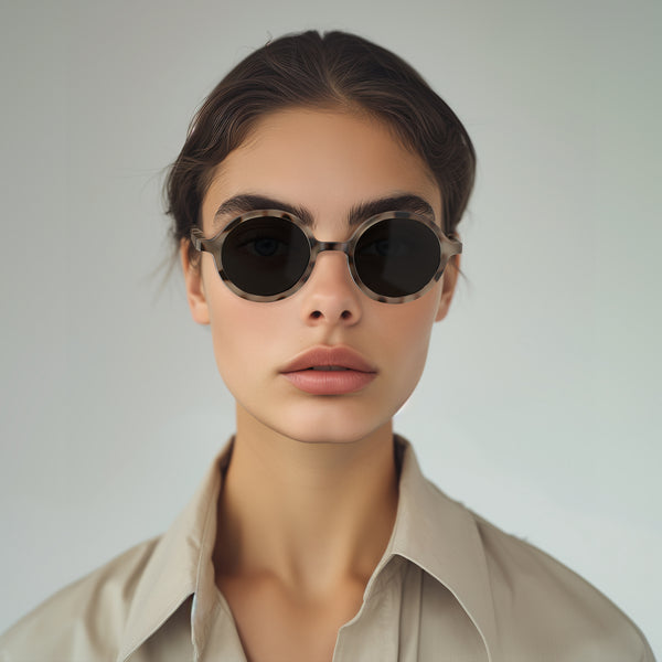 London Mole Artist Sunglasses In Gloss Pale Tortoiseshell