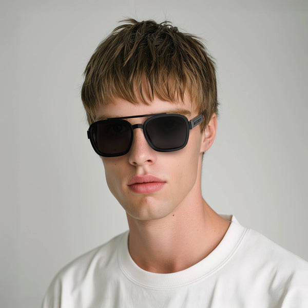 London Mole Kennedy Sunglasses In Gloss Black