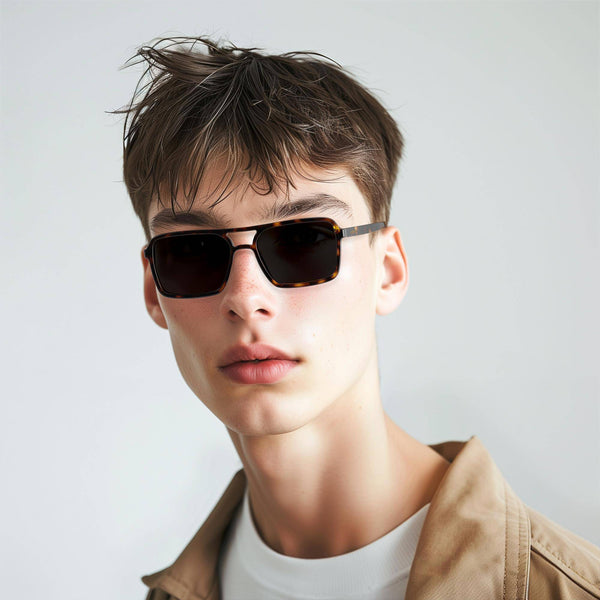 London Mole Spy Sunglasses In Gloss Tortoiseshell