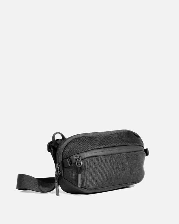 london undercover Aer Day Sling 3