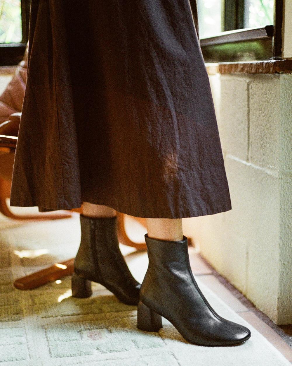 loq Georgia in Cocoa Suede