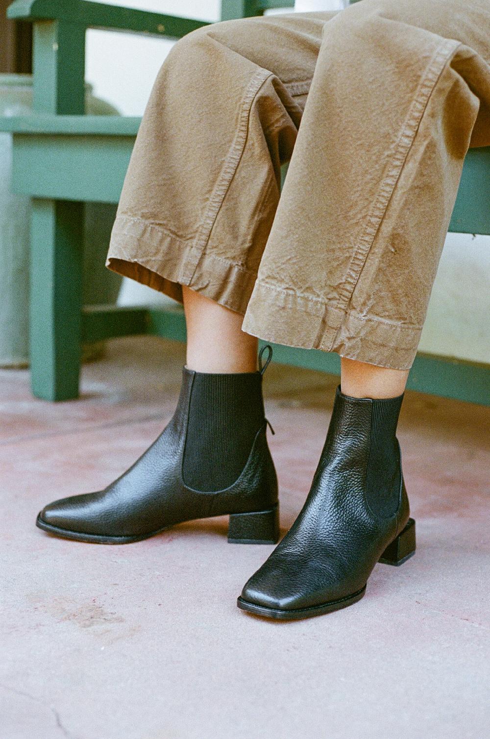 loq Ottavia in Black