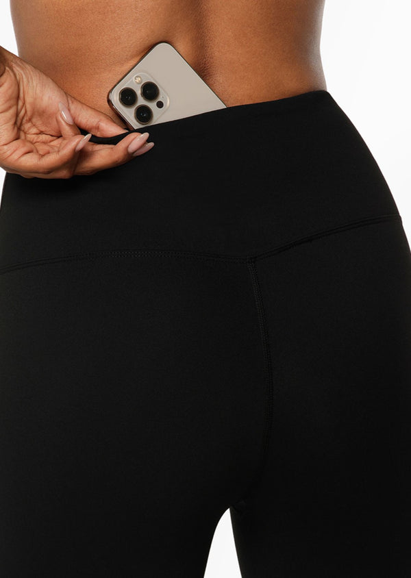Lorna Jane Lotus No Chafe Phone Pocket 12cm Bike Shorts