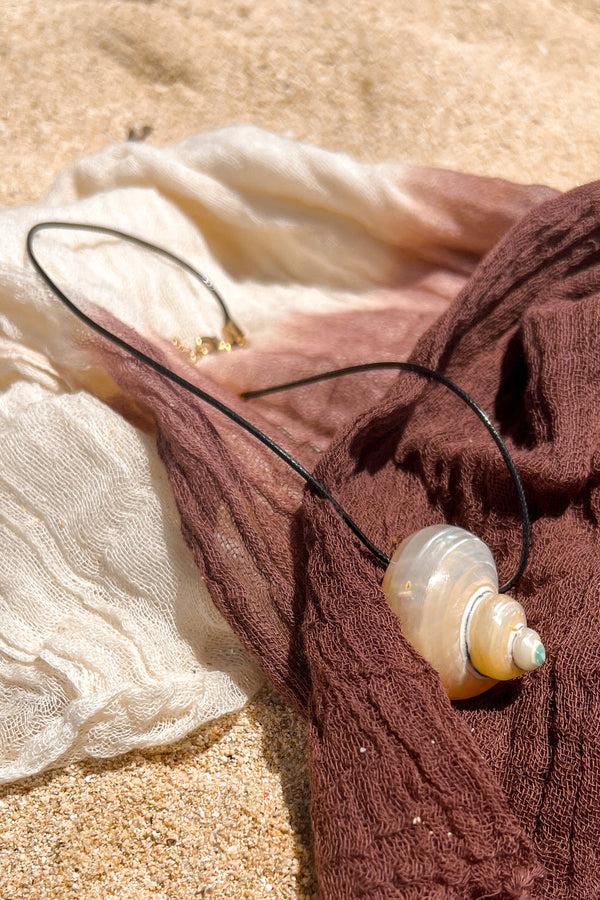 lost in paradise Kaia Necklace Black