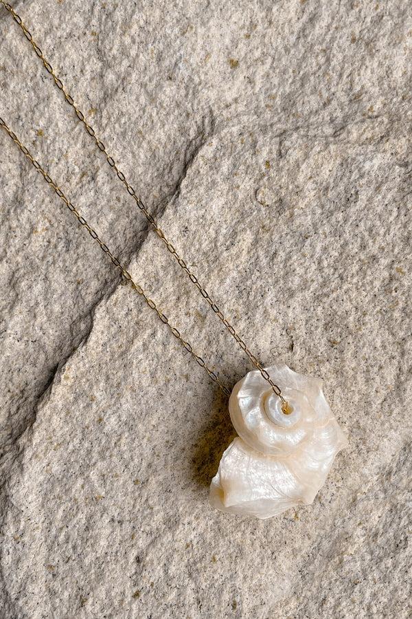 lost in paradise Lys Necklace White